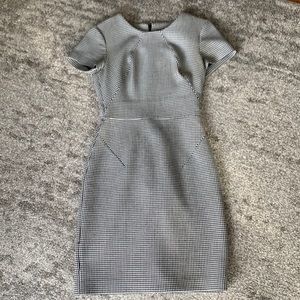 Banana Republic- black and white houndstooth dress - size 0